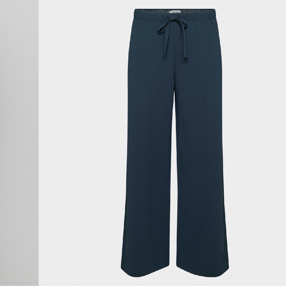 Aritzia The Lodge Pant - Crepette Navy